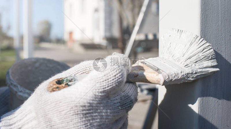 环氧地坪漆人工费主要由以下几个部分构成：