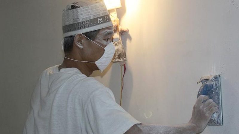 乳胶漆刷涂流程：施工细节解析，让墙面焕然一新**